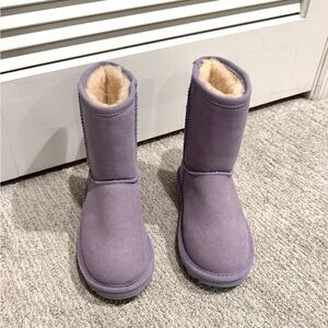 Girls BearPaw Lavender Winter Boots
Size 3